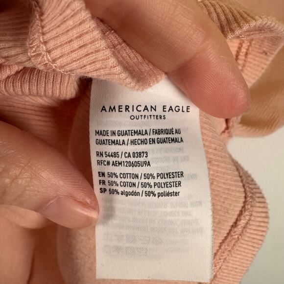 American Eagle Women’s M Cropped Ribbed Band Tee Willie Nelson Pink Graphic Top - Picture 7 of 9